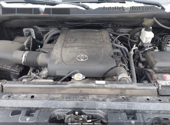 5TFAY5F17JX715215 2018 TOYOTA TUNDRA Black Widok z tyłu