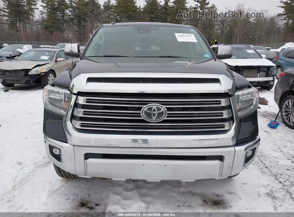 5TFAY5F17JX715215 2018 TOYOTA TUNDRA Black Widok wnętrza z tyłu
