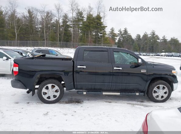 5TFAY5F17JX715215 2018 TOYOTA TUNDRA Black Widok wnętrza 360 stopni