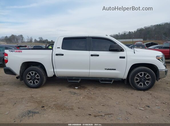 5TFDW5F15KX789169 2019 TOYOTA TUNDRA White უკანა სალონის ხედი