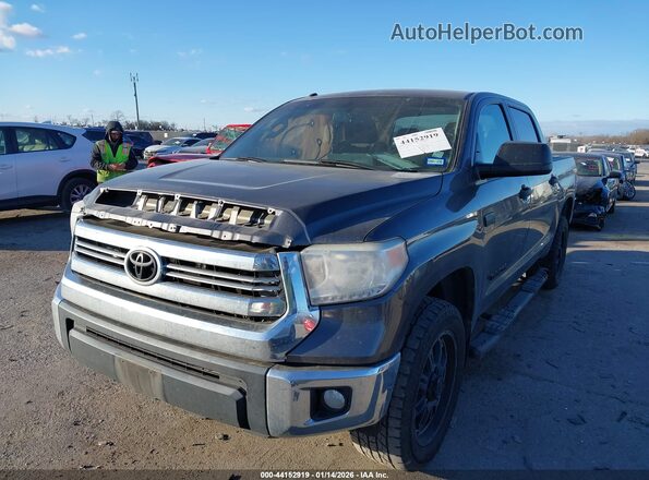 5TFDW5F17GX574531 2016 TOYOTA TUNDRA Серый Передняя левая четверть