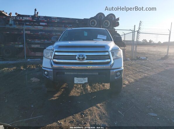 5TFDW5F17HX590827 2017 TOYOTA TUNDRA Белый 
