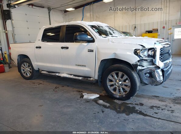 5TFDY5F12MX019007 2021 TOYOTA TUNDRA White Widok wnętrza z tyłu