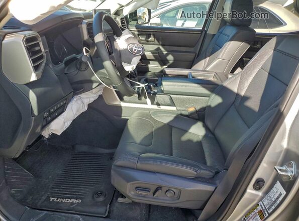 5TFLA5DB2RX133124 2024 TOYOTA TUNDRA Silver Вид салону спереду