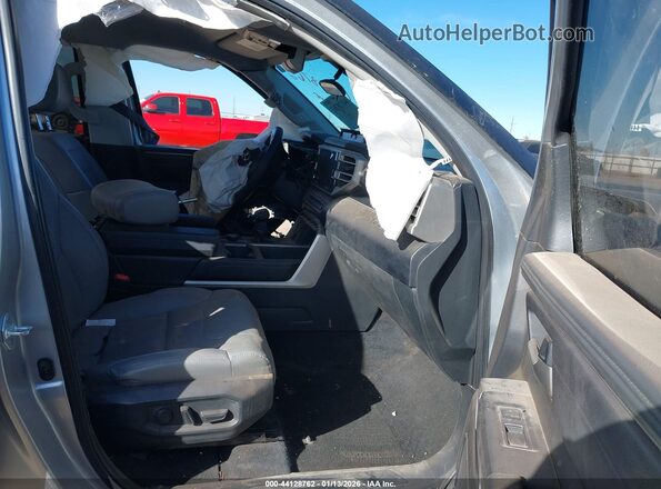 5TFLA5DB4PX102583 2023 TOYOTA TUNDRA Silver Vista interior delantera