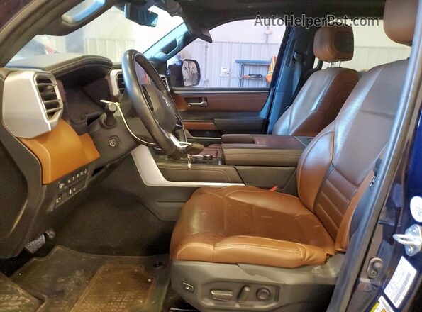 5TFMA5AB3RX032666 2024 TOYOTA TUNDRA Синий Вид салона спереди
