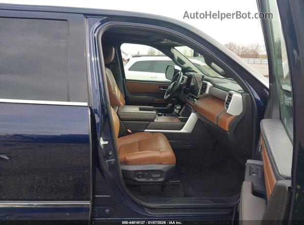 5TFMA5DBXNX049616 2022 TOYOTA TUNDRA Синий Вид салона спереди