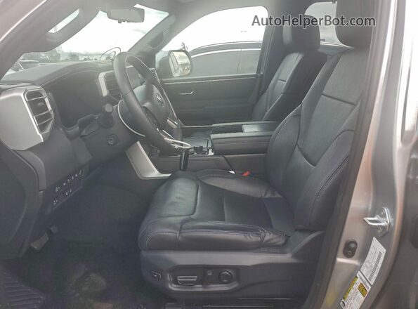 5TFNA5DB0SX285952 2025 TOYOTA TUNDRA Silver Widok wnętrza z przodu