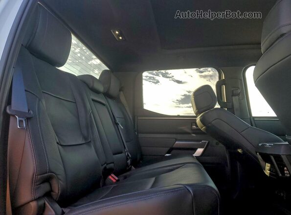 5TFNA5DB0SX285952 2025 TOYOTA TUNDRA Silver Widok tylnych siedzeń