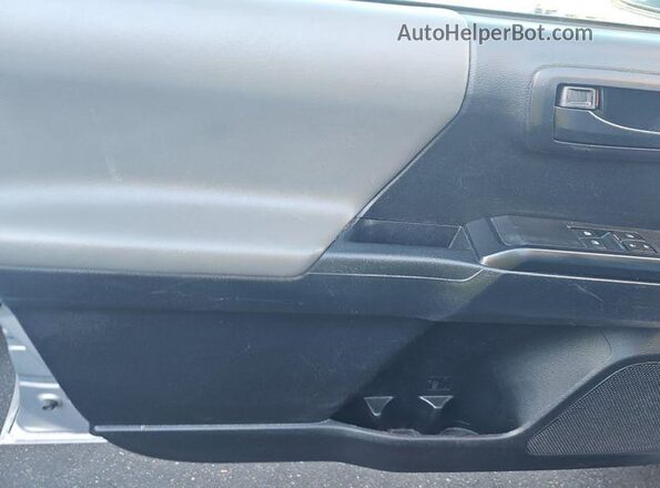 5TFRX5GN2KX146461 2019 TOYOTA TACOMA  Widok tylnych siedzeń