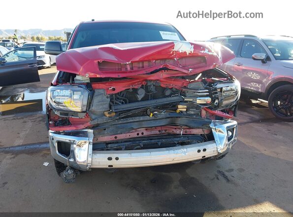 5TFUW5F16HX665985 2017 TOYOTA TUNDRA Red Widok z przodu