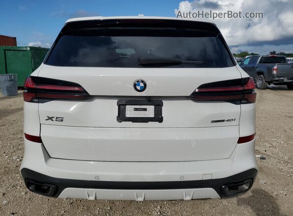 5UX13EU04R9W15502 2024 BMW X5 White Вид ззаду
