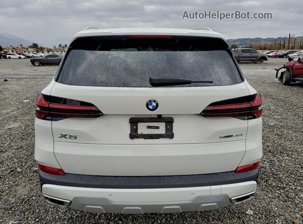 5UX13EU07R9T88841 2024 BMW X5 White უკანა ხედი