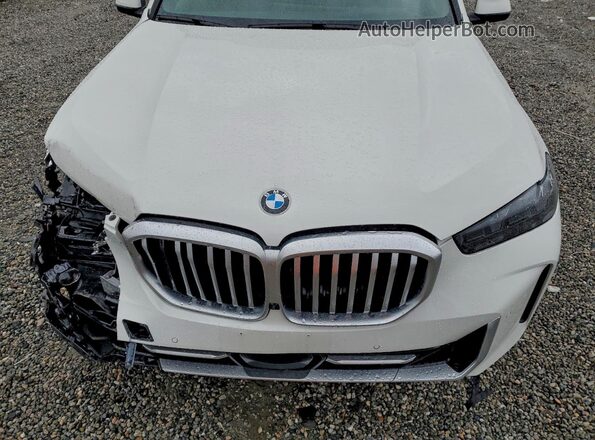 5UX13EU07R9T88841 2024 BMW X5 White ძრავის განყოფილების ხედი