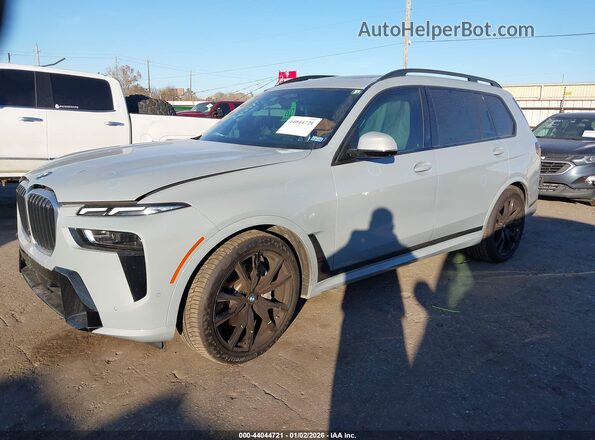 5UX23EM00R9V56310 2024 BMW X7 Gray Front left