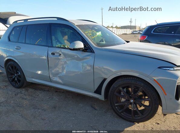 5UX23EM00R9V56310 2024 BMW X7 Gray Front view