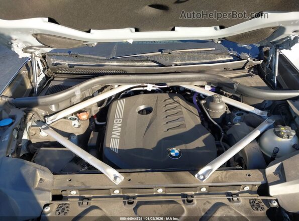 5UX23EM00R9V56310 2024 BMW X7 Gray Rear view