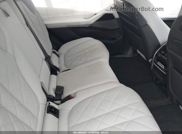 5UX23EM02S9W46547 2025 BMW X7 Silver VIN sticker view