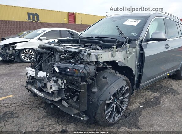 5UX23EM02S9W46547 2025 BMW X7 Silver Front view