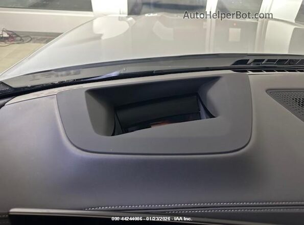 5UX23EM02T9158734 2026 BMW X7 White Вид панелі приладів
