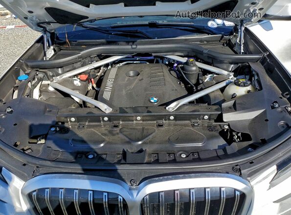 5UX23EM03P9R02086 2023 BMW X7 Белый Вид подкапотного пространства