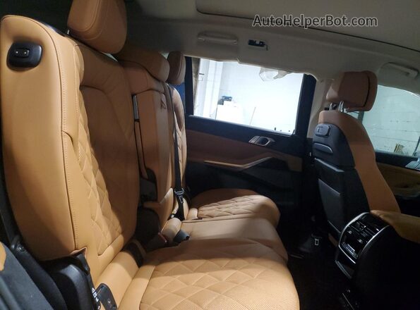5UX23EM05T9024400 2026 BMW X7 Black Вид задньої частини салону