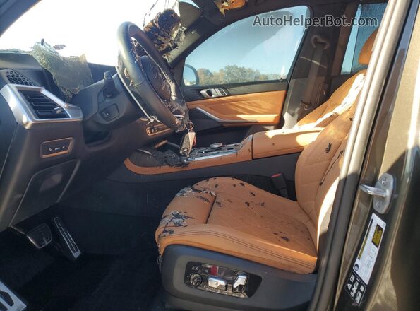 5UX23EM07R9U84831 2024 BMW X7 Brown Widok wnętrza z przodu