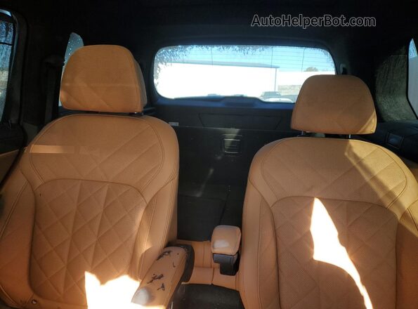 5UX23EM07R9U84831 2024 BMW X7 Brown Widok tylnych siedzeń