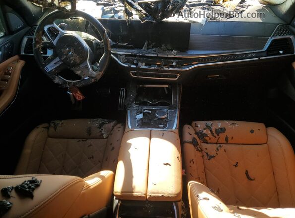 5UX23EM07R9U84831 2024 BMW X7 Brown Widok deski rozdzielczej
