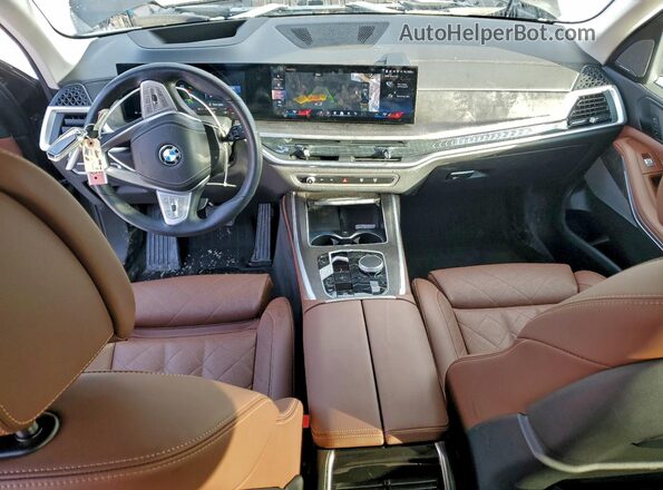 5UX23EM09R9T49222 2024 BMW X7 Tan Dashboard view