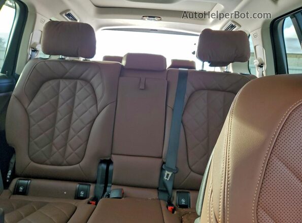 5UX23EM09R9T49222 2024 BMW X7 Tan Rear seats view