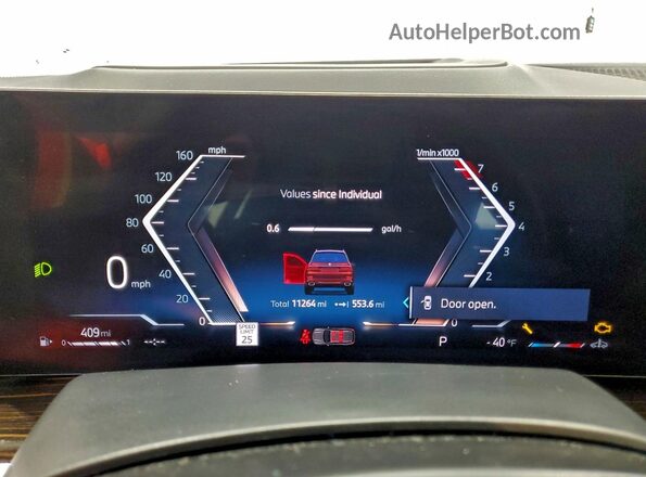 5UX23EM09T9065614 2026 BMW X7 Burgundy უკანა სავარძლების ხედი