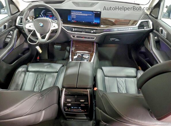 5UX23EM09T9065614 2026 BMW X7 Burgundy ხელსაწყოთა პანელის ხედი