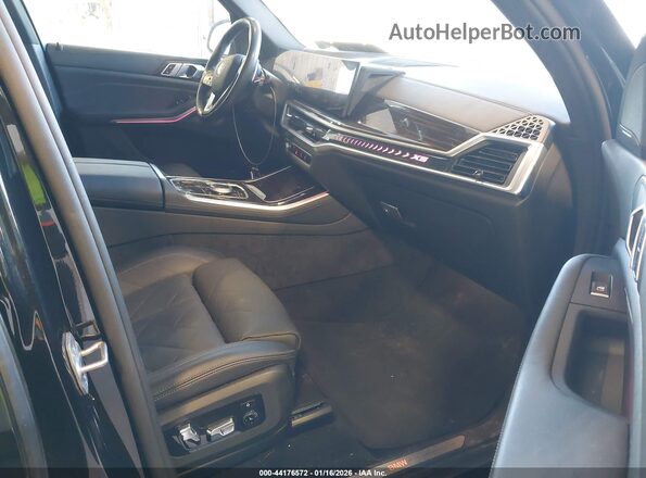 5UX23EU01S9Z23429 2025 BMW X5 Черный Вид салона спереди