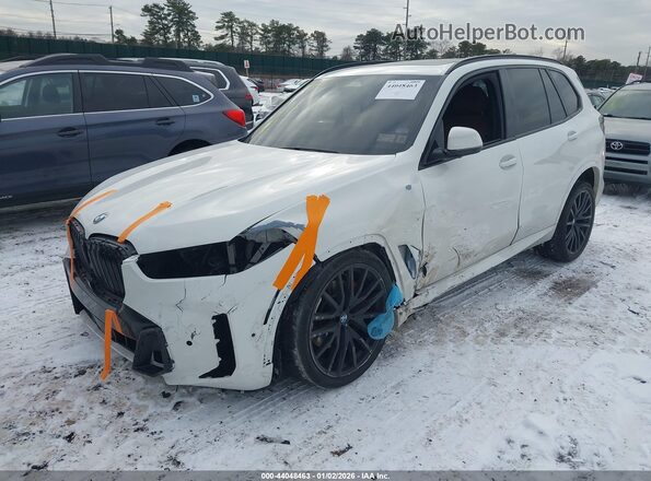 5UX23EU07R9T45539 2024 BMW X5 White Przód lewy