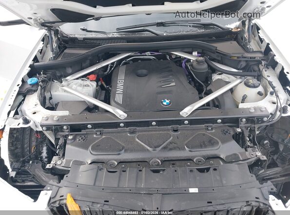 5UX23EU07R9T45539 2024 BMW X5 White Widok z tyłu