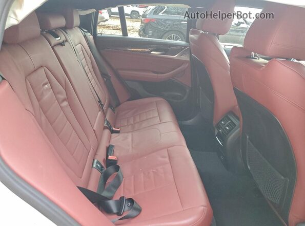 5UX2V5C05M9F33273 2021 BMW X4 White Widok wnętrza z tyłu