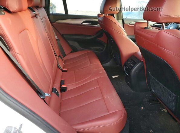 5UX33DT02N9K81856 2022 BMW X4 White Widok wnętrza z tyłu