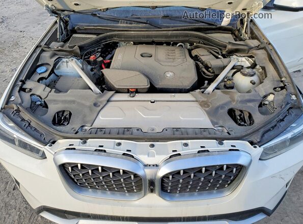 5UX33DT02N9K81856 2022 BMW X4 White Widok komory silnika
