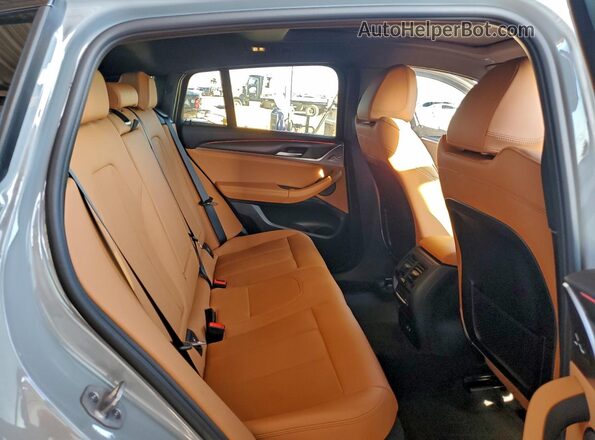 5UX33DT02S9133301 2025 BMW X4 Gray Вид задньої частини салону
