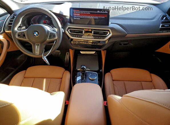 5UX33DT02S9133301 2025 BMW X4 Gray Вид панелі приладів