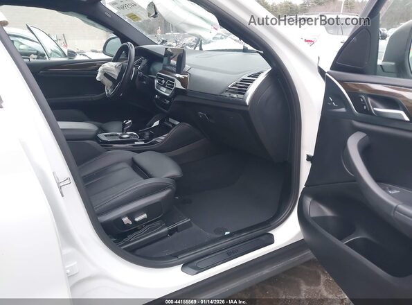 5UX33DT0XN9M44284 2022 BMW X4 Белый Вид салона спереди