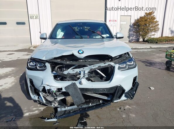 5UX33DT0XS9Z61810 2025 BMW X4 Gray უკანა სალონის ხედი