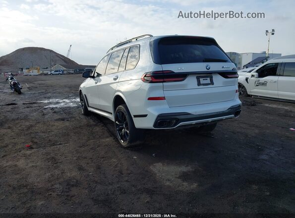 5UX33EM07R9U16162 2024 BMW X7 White Задня ліва чверть