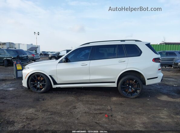 5UX33EM07R9U16162 2024 BMW X7 White Панорамний вид салону 360°