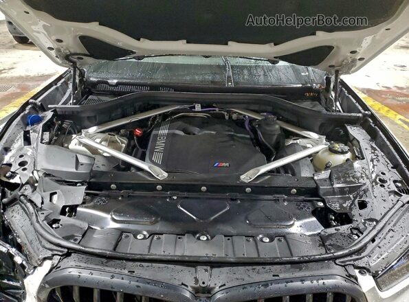 5UX33EX04T9113861 2026 BMW X6 White Vista del compartimento del motor