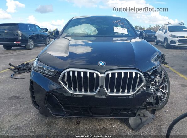 5UX33EX05S9X63684 2025 BMW X6 Black Widok wnętrza z tyłu