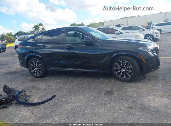 5UX33EX05S9X63684 2025 BMW X6 Black Widok wnętrza 360 stopni