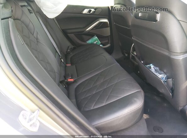 5UX33EX07S9X50533 2025 BMW X6 Silver Widok naklejki z numerem VIN
