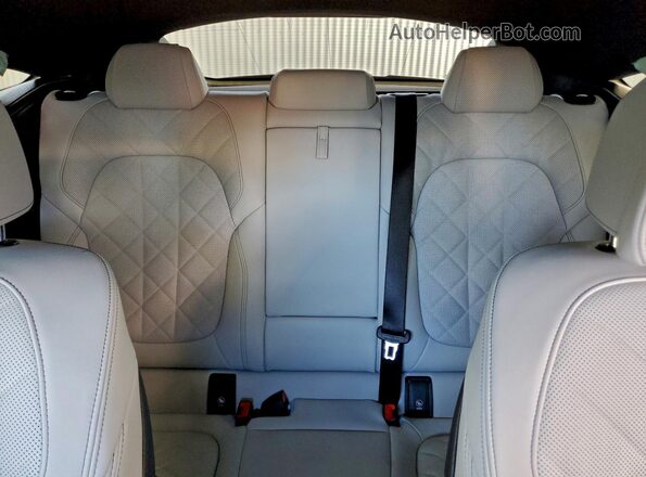 5UX33EX07T9155845 2026 BMW X6 Blue უკანა სავარძლების ხედი